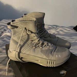 under armour highlight ace 2.0 sneakers